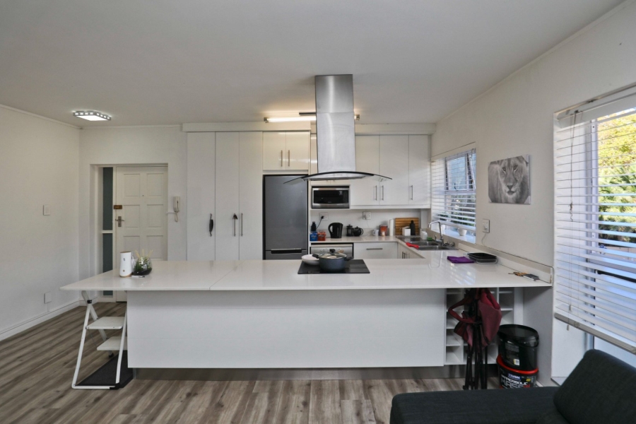 To Let 2 Bedroom Property for Rent in Wynberg Upper Western Cape
